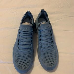 *BRAND NEW* Men’s APL running shoe.